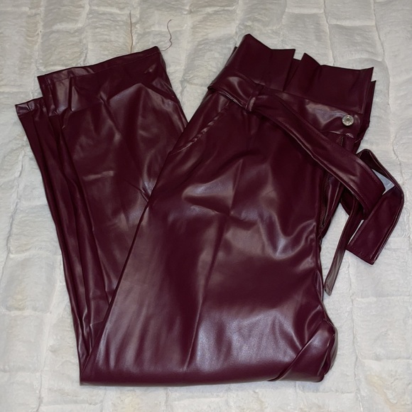BURGUNDY PAPER BAG FAUX FUR LEATHER PANTS...SIZE 1X/2X...2 POCKETS ON THE FRONT - Picture 2 of 3
